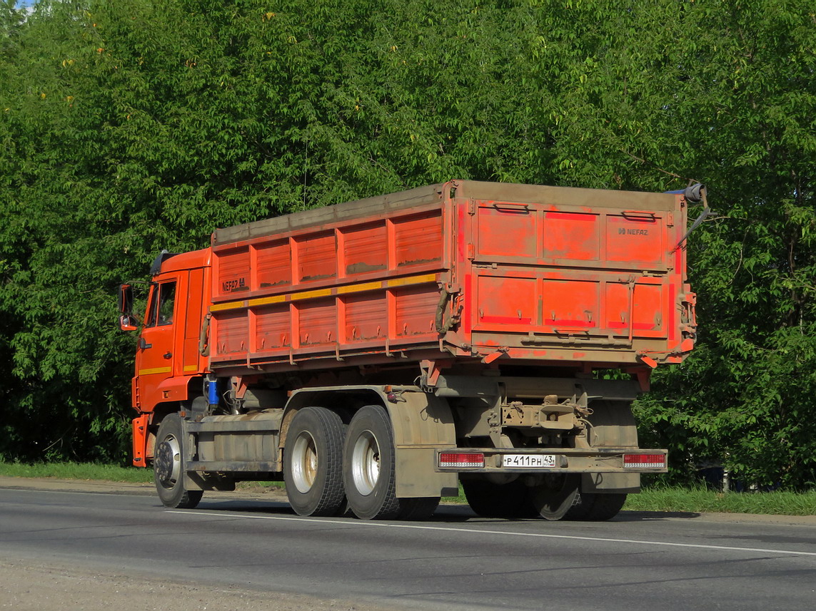 Кировская область, № Р 411 РН 43 — КамАЗ-65115 (общая модель)