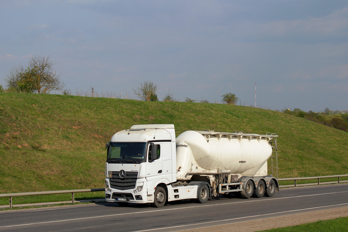 Литва, № LIZ 988 — Mercedes-Benz Actros ('2011) 1845