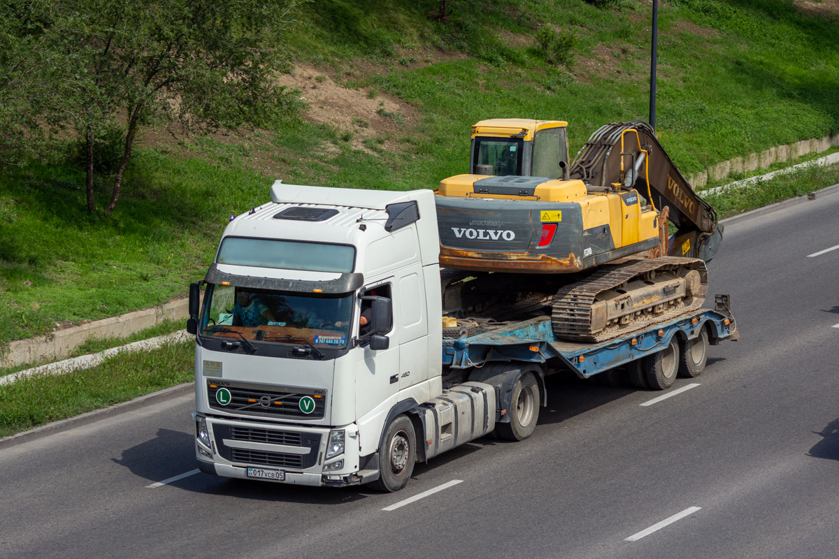 Алматинская область, № 017 VCB 05 — Volvo ('2008) FH.460; Алматы — Спецтехника с нечитаемыми (неизвестными) номерами