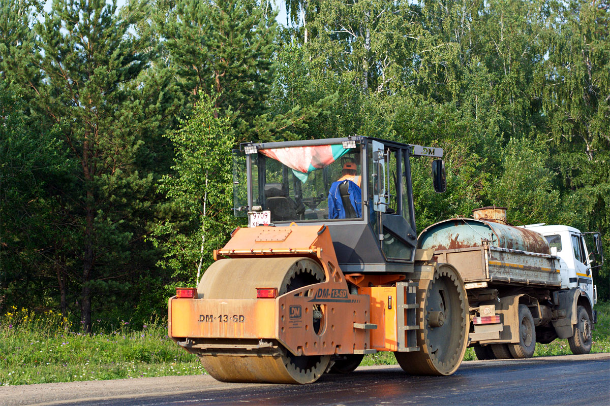 Красноярский край, № 9709 ХЕ 24 — Завод Дорожных Машин (общая модель)