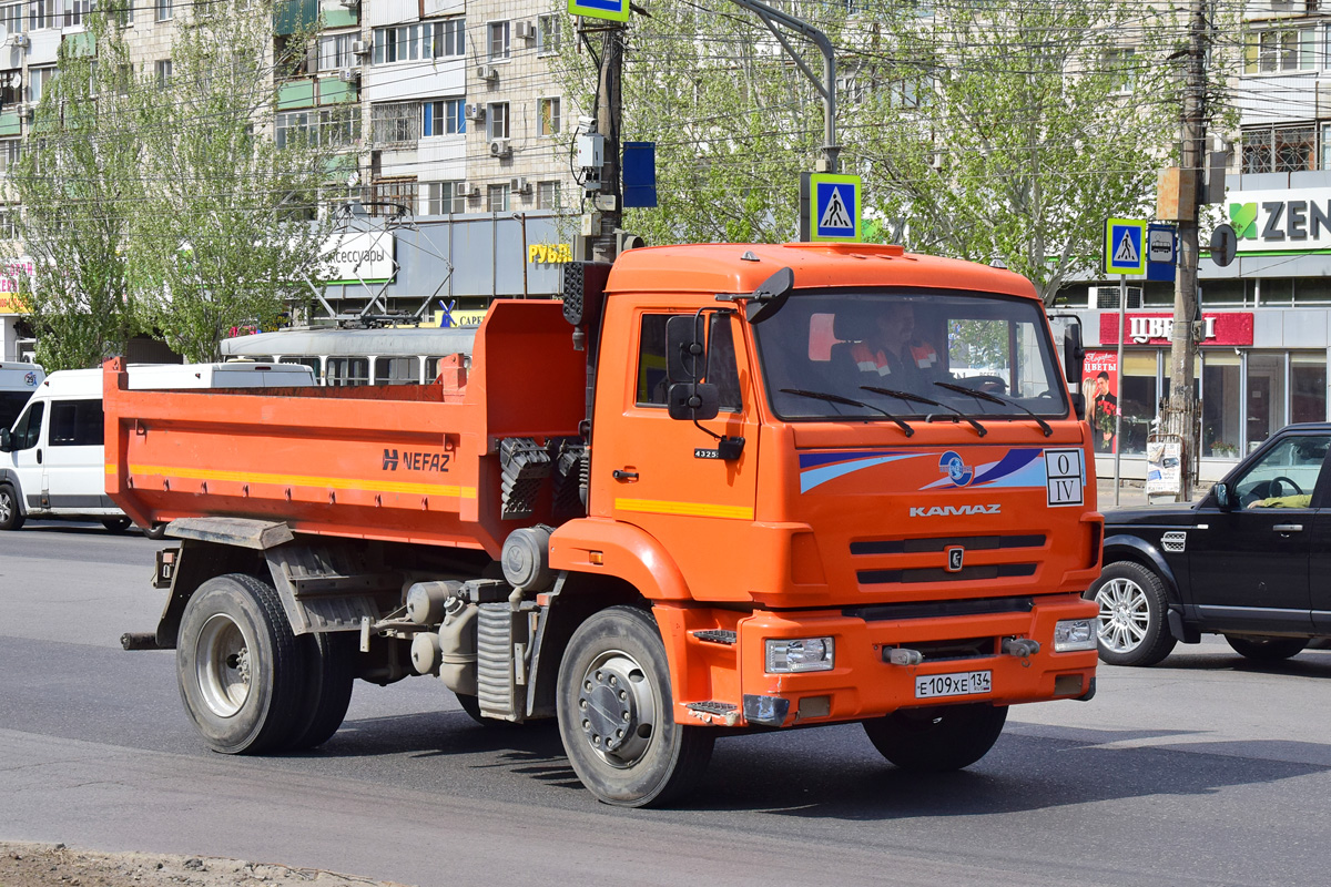 Волгоградская область, № Е 109 ХЕ 134 — КамАЗ-43255-G5