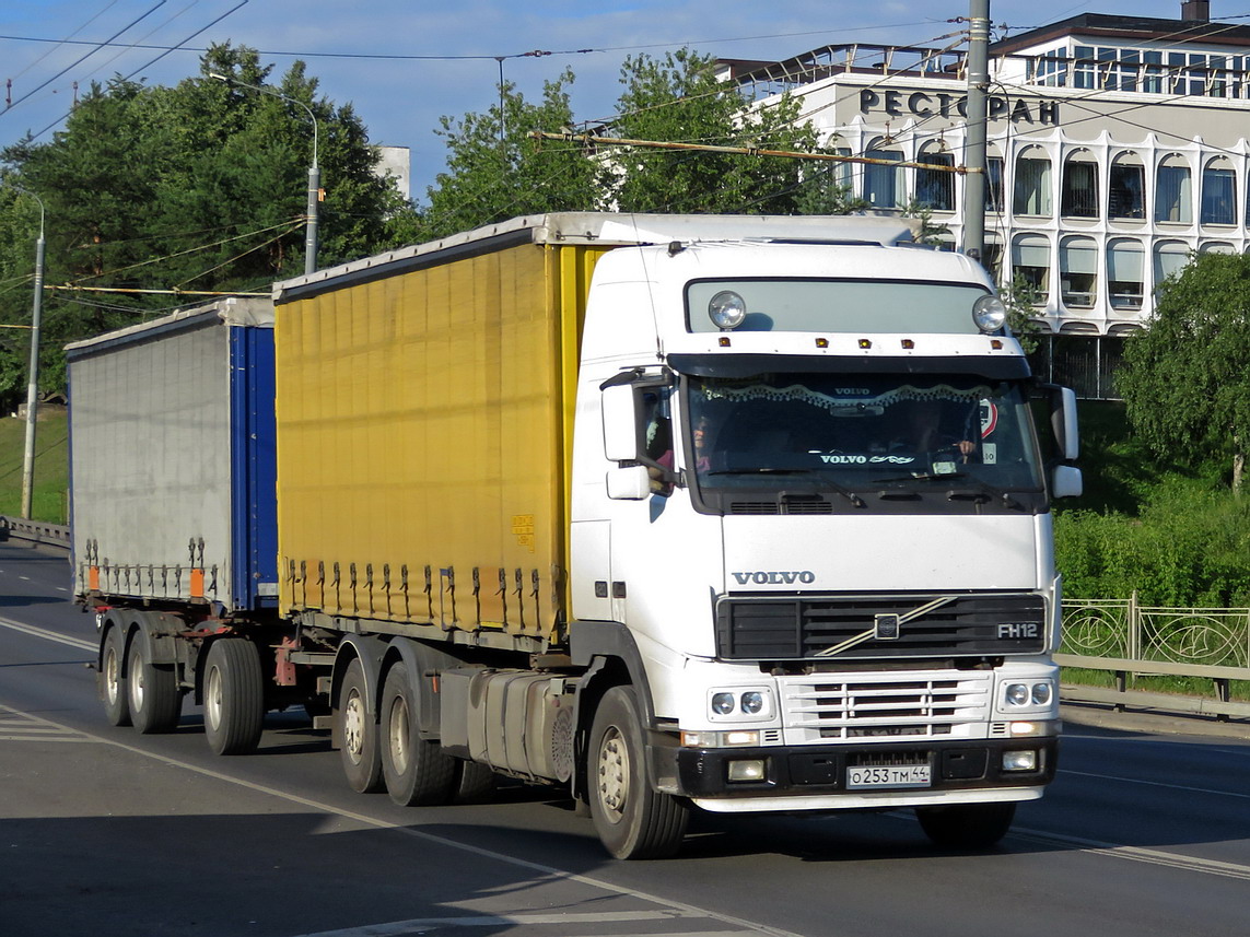 Костромская область, № О 253 ТМ 44 — Volvo ('1993) FH12.420