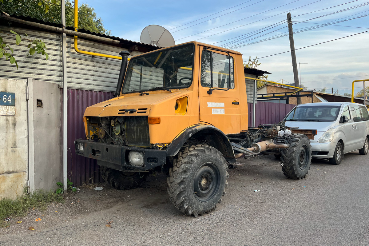 Алматы, № (KZ02) Б/Н 0019 — Mercedes-Benz Unimog (общ.м); Алматы — Автомобили без номеров