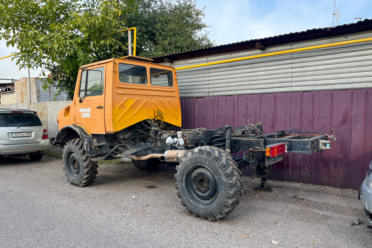 Алматы, № (KZ02) Б/Н 0019 — Mercedes-Benz Unimog (общ.м); Алматы — Автомобили без номеров