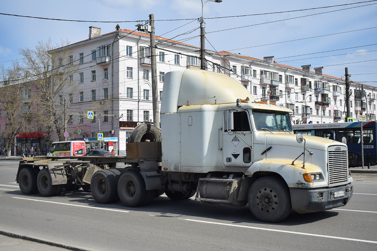 Алтайский край, № У 389 НУ 22 — Freightliner FLD 112