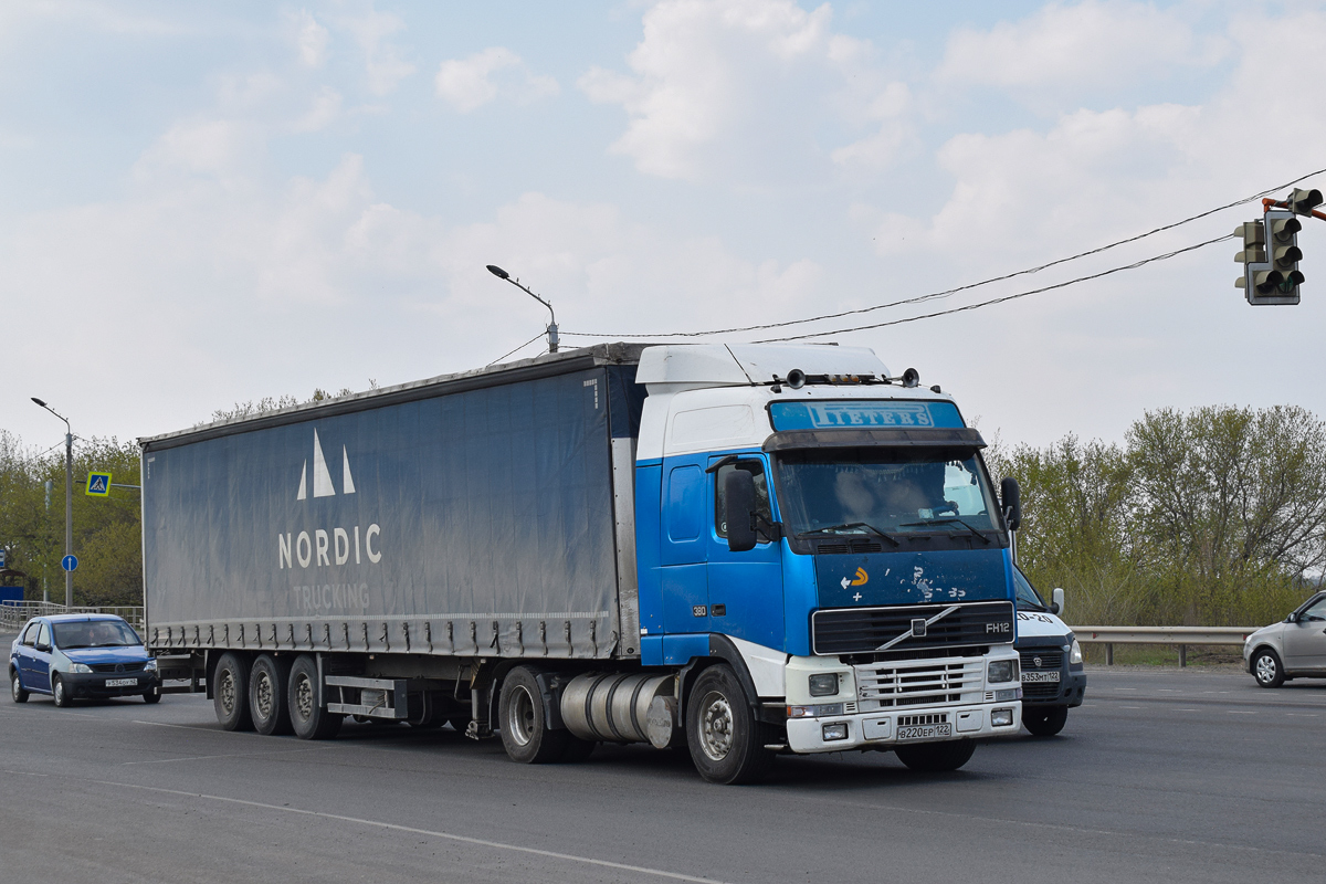 Алтайский край, № В 220 ЕР 122 — Volvo ('1993) FH12.380