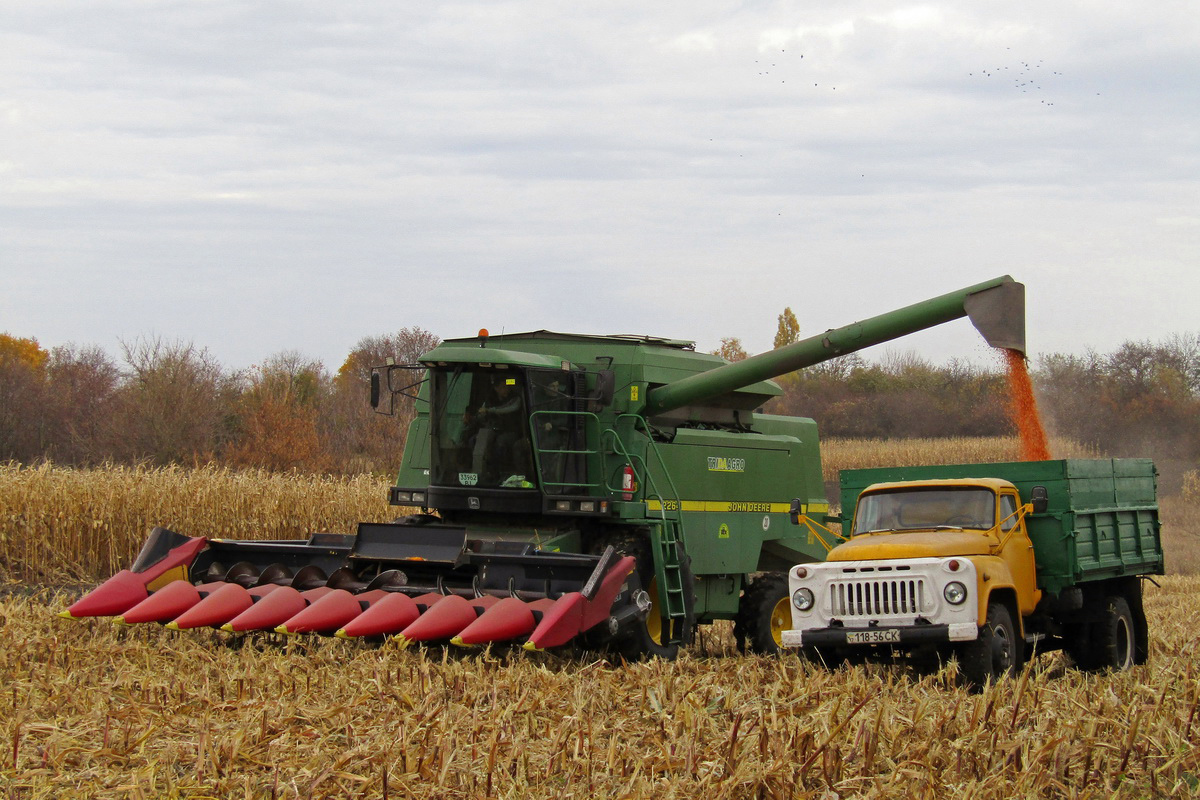 Полтавская область, № 33962 BI — John Deere (общая модель); Полтавская область, № 118-56 CK — ГАЗ-53-02