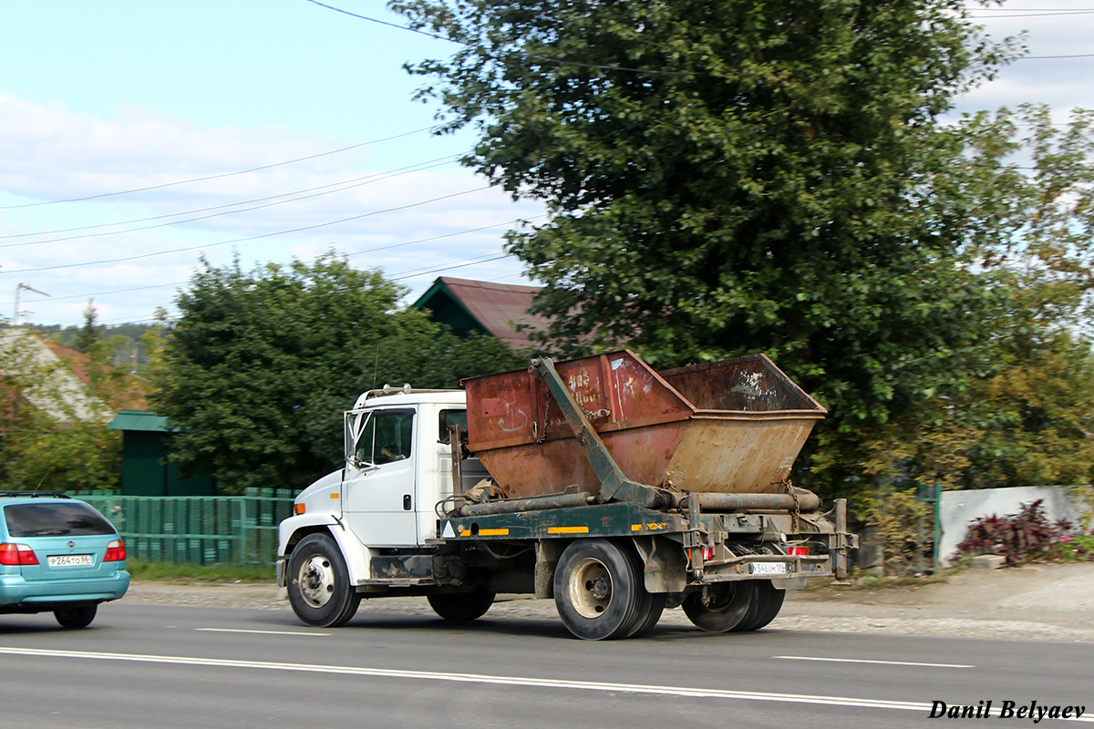 Свердловская область, № У 546 ВМ 186 — Freightliner Business Class FL