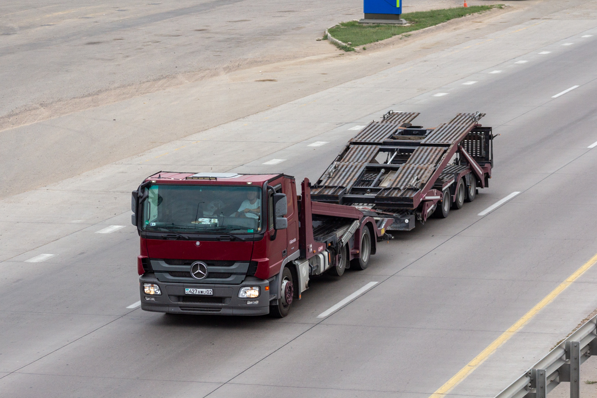 Алматы, № 427 AWU 02 — Mercedes-Benz Actros ('2003) 1841