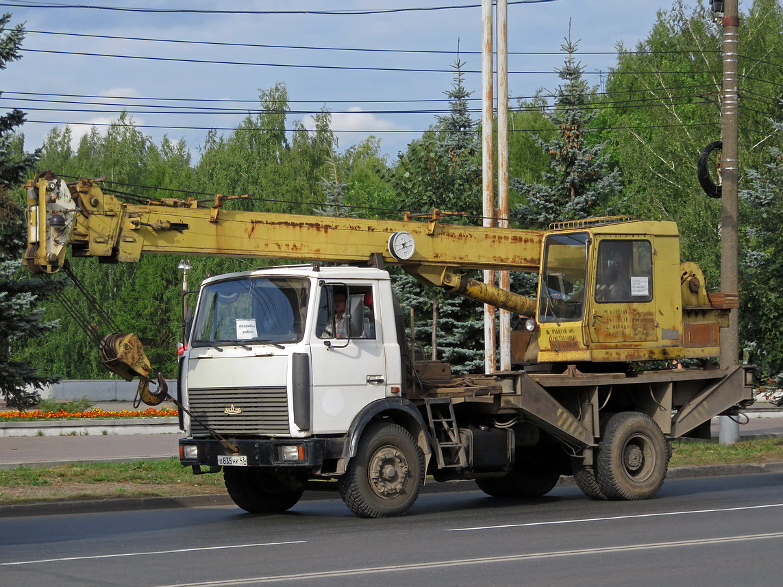 Кировская область, № Х 835 НК 43 — МАЗ-533702