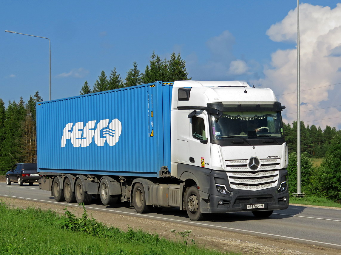 Свердловская область, № С 987 НО 196 — Mercedes-Benz Actros ('2018) 1845