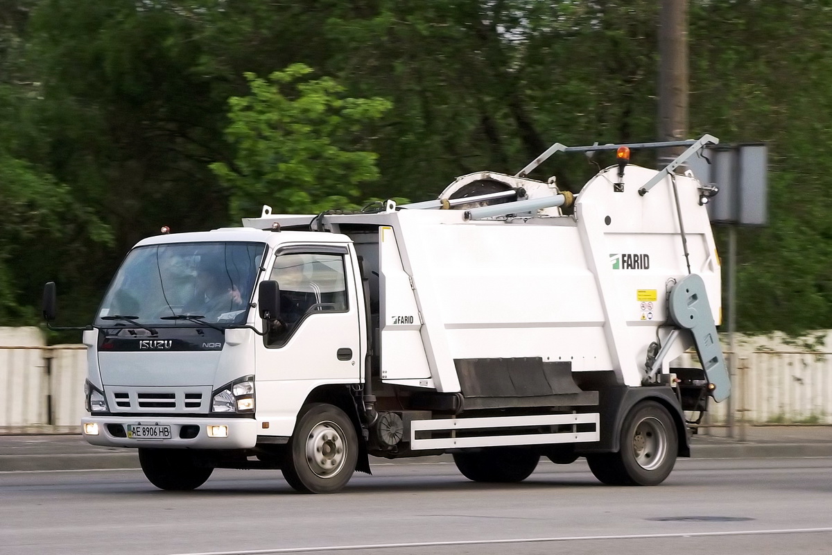 Днепропетровская область, № AE 8906 HB — Isuzu (общая модель)