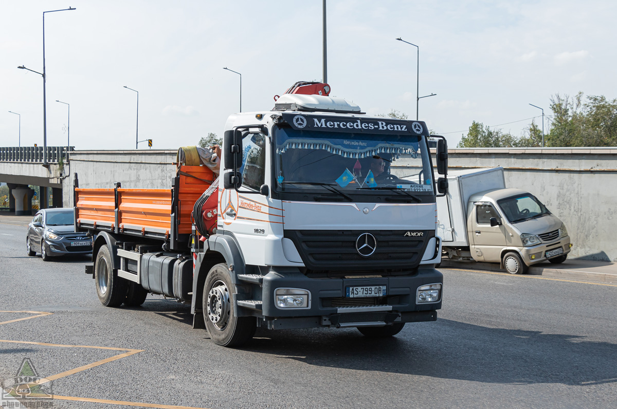 Алматы, № AS-799-DR — Mercedes-Benz Axor (общ.м)