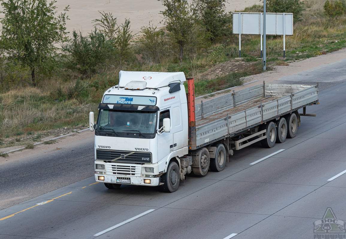 Алматинская область, № 926 AGG 05 — Volvo ('1993) FH12.420