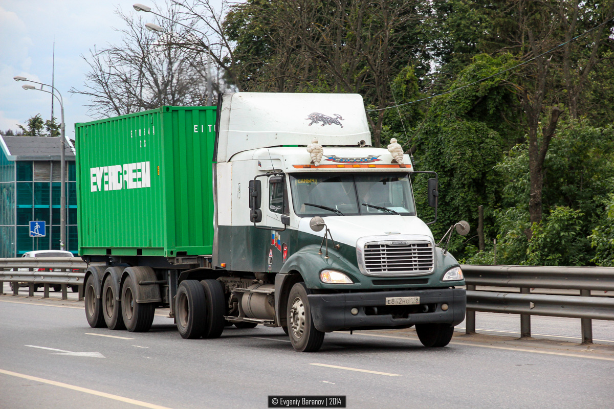 Санкт-Петербург, № Е 842 НО 178 — Freightliner Columbia