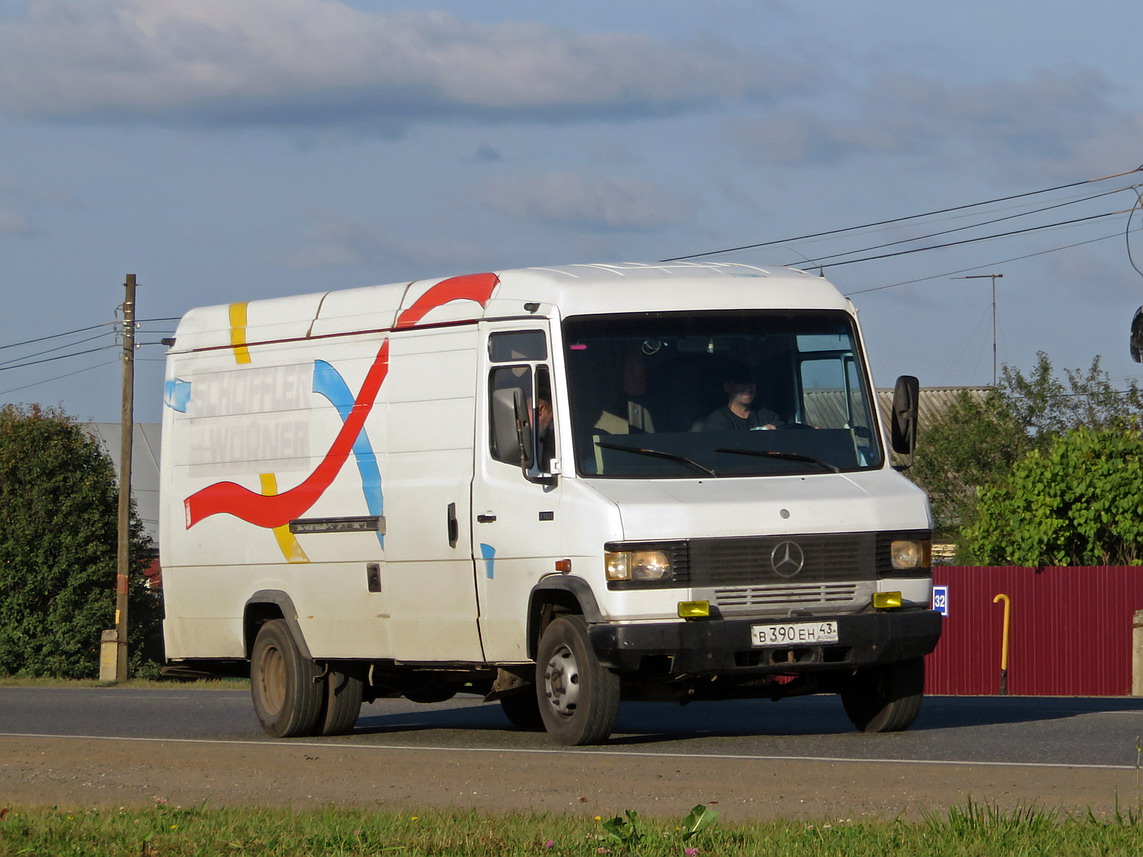 Кировская область, № В 390 ЕН 43 — Mercedes-Benz T2 ('1986)