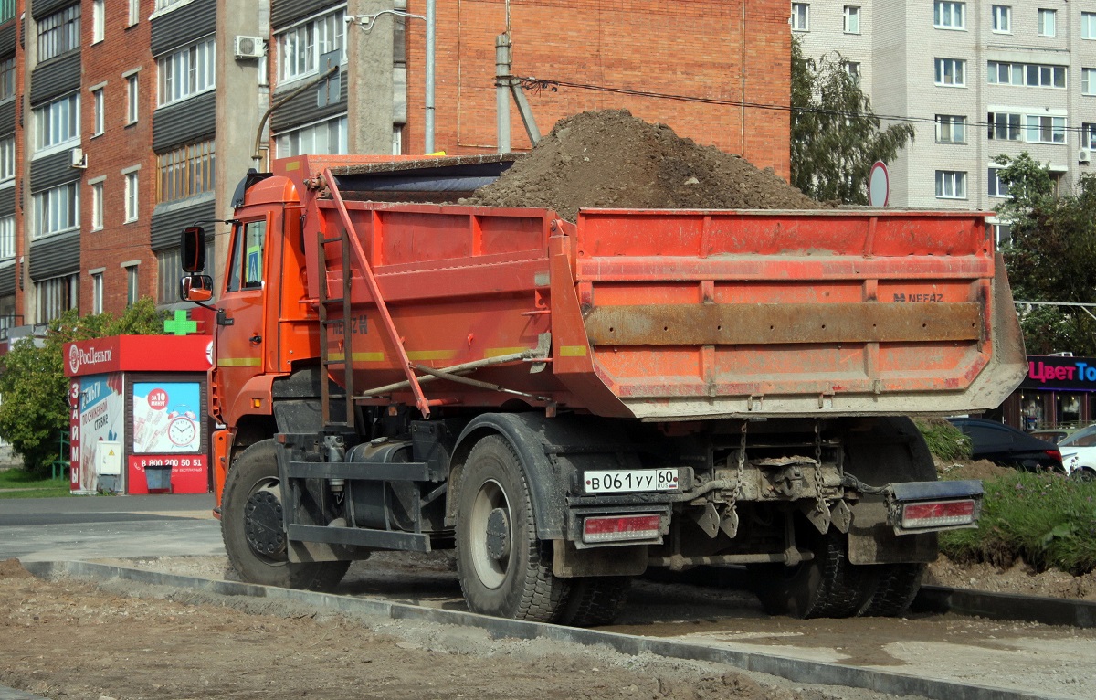 Псковская область, № В 061 УУ 60 — КамАЗ-53605-A4