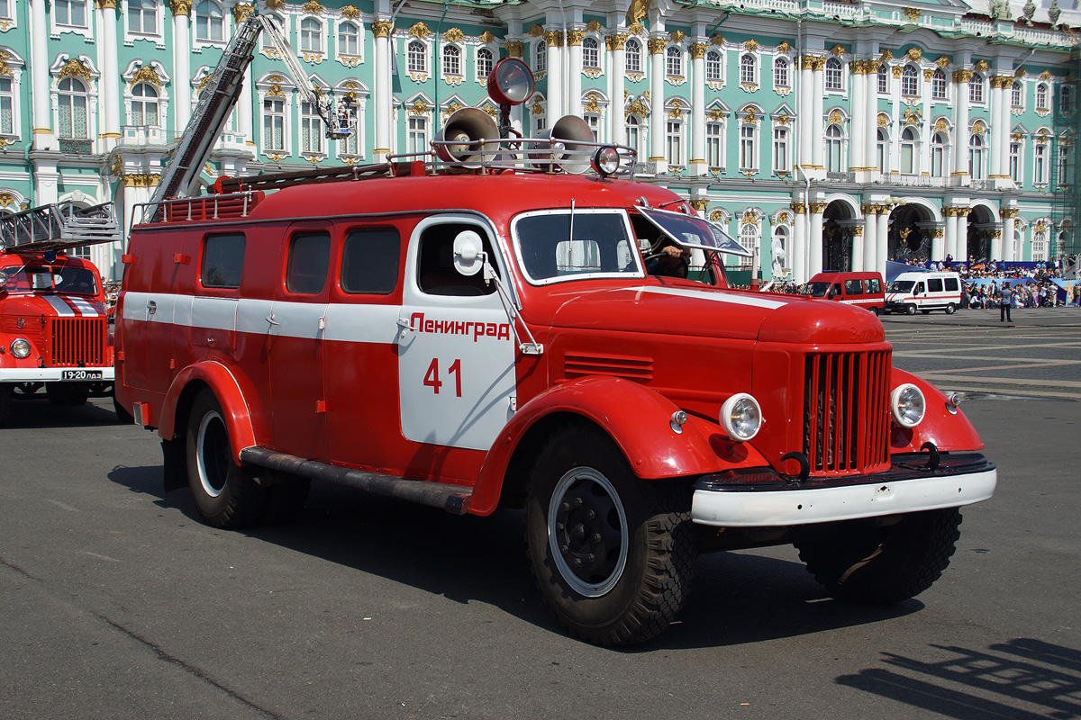 Санкт-Петербург, № (78) Б/Н 0072 — ЗИЛ-164; Санкт-Петербург — Автомобили без номеров; Санкт-Петербург — Парад, посвящённый 210-летию со дня образования пожарной охраны Санкт‑Петербурга (29.06.2013)