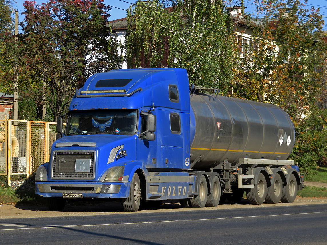 Ленинградская область, № Е 914 АА 147 — Volvo VNL780