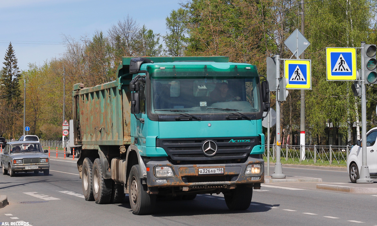 Санкт-Петербург, № А 326 АВ 198 — Mercedes-Benz Actros ('2003)