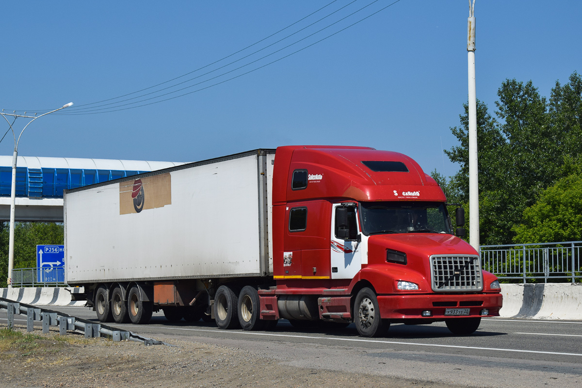 Алтайский край, № У 933 ХЕ 22 — Volvo VNL770