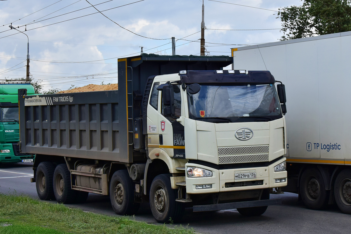 Волгоградская область, № М 029 РВ 134 — FAW J6 CA3310