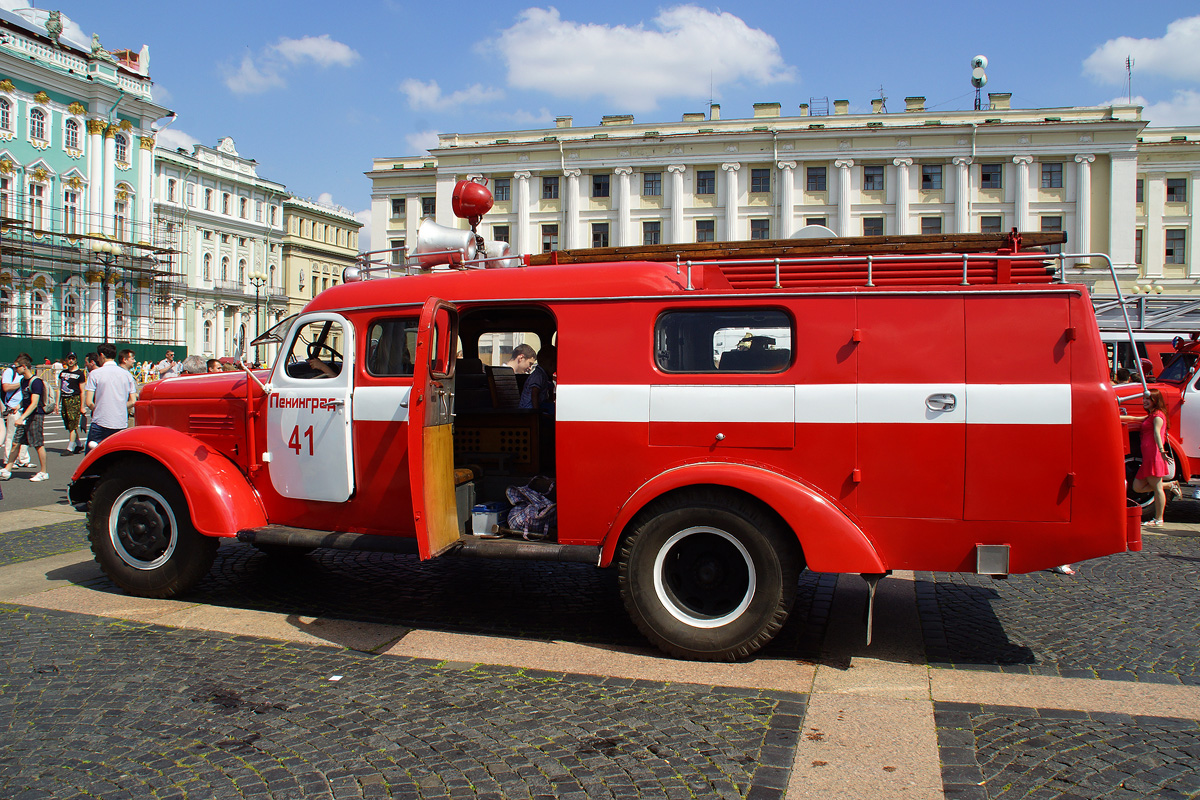 Санкт-Петербург, № (78) Б/Н 0072 — ЗИЛ-164; Санкт-Петербург — Автомобили без номеров; Санкт-Петербург — Парад, посвящённый 210-летию со дня образования пожарной охраны Санкт‑Петербурга (29.06.2013)