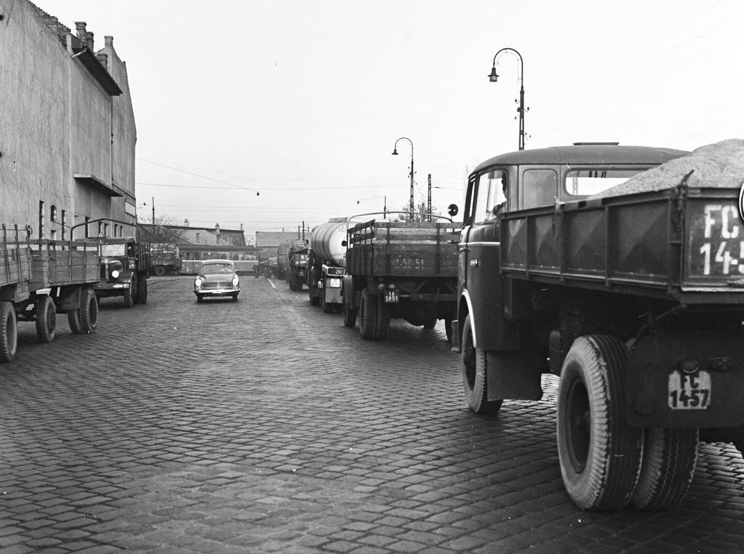 Венгрия, № FC-14-57 — Škoda 706 RT; Венгрия — Исторические фотографии (Автомобили)