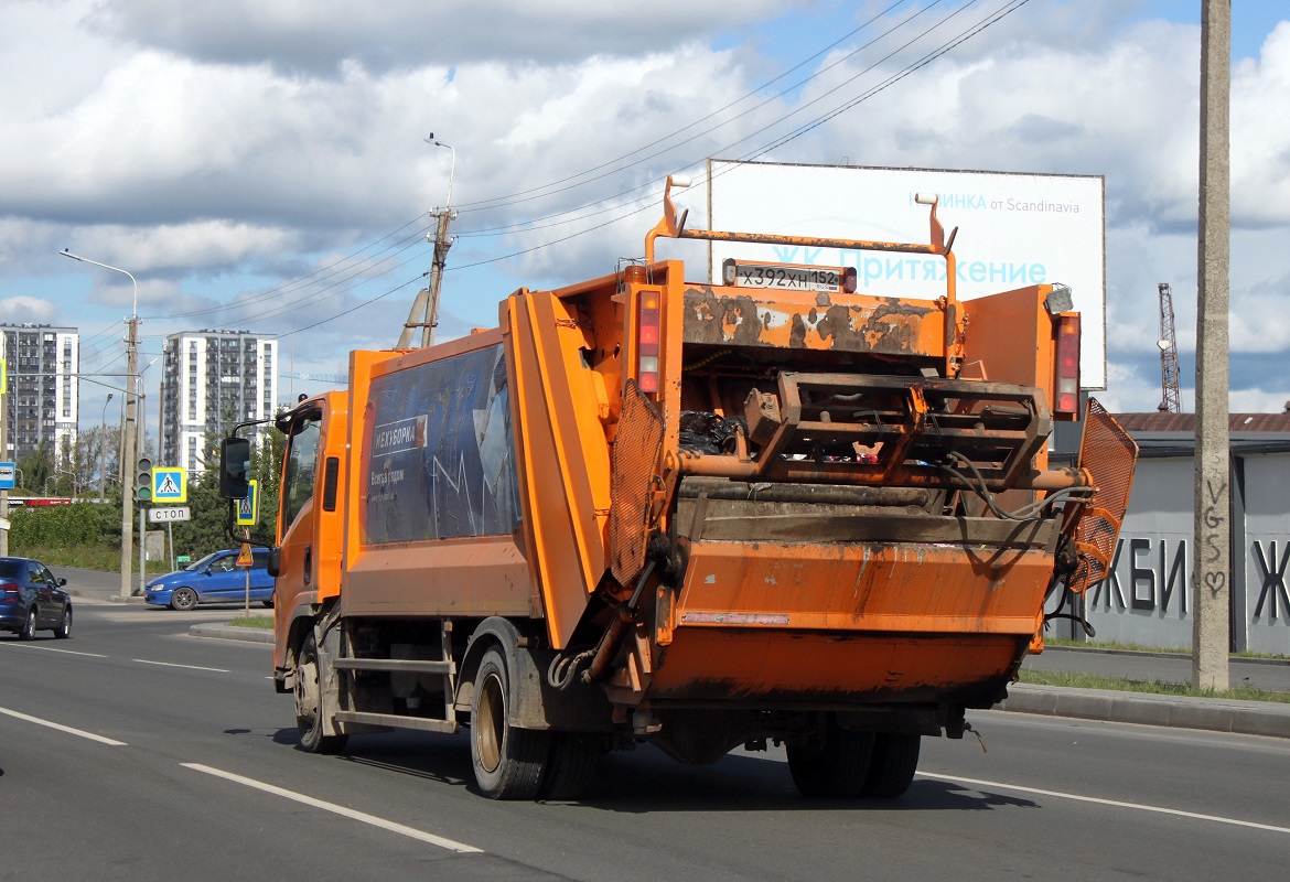 Псковская область, № Х 392 ХН 152 — Isuzu NРR75 [Z7X]