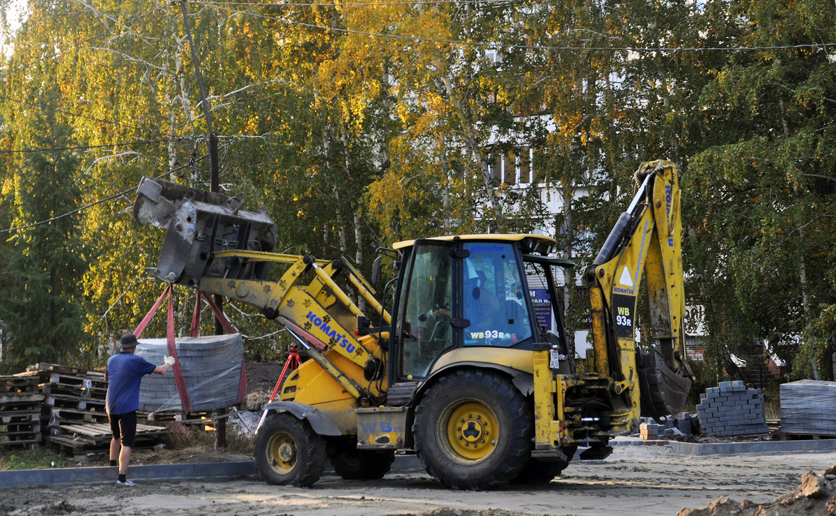 Омская область, № 9735 АА 55 — Komatsu WB93