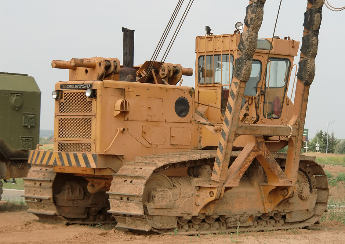 Московская область, № 8271 ОА 50 — Komatsu D355