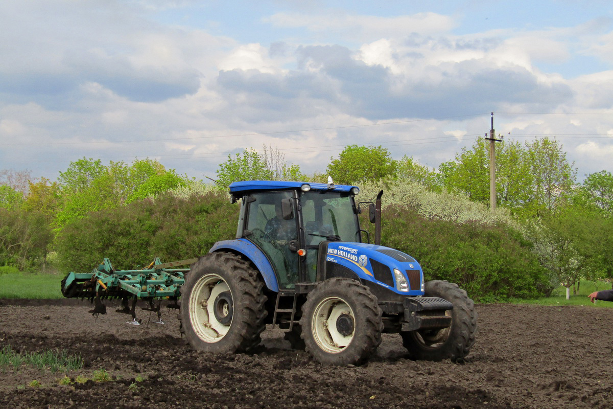 Полтавская область, № 23768 ВІ — New Holland TD5.110