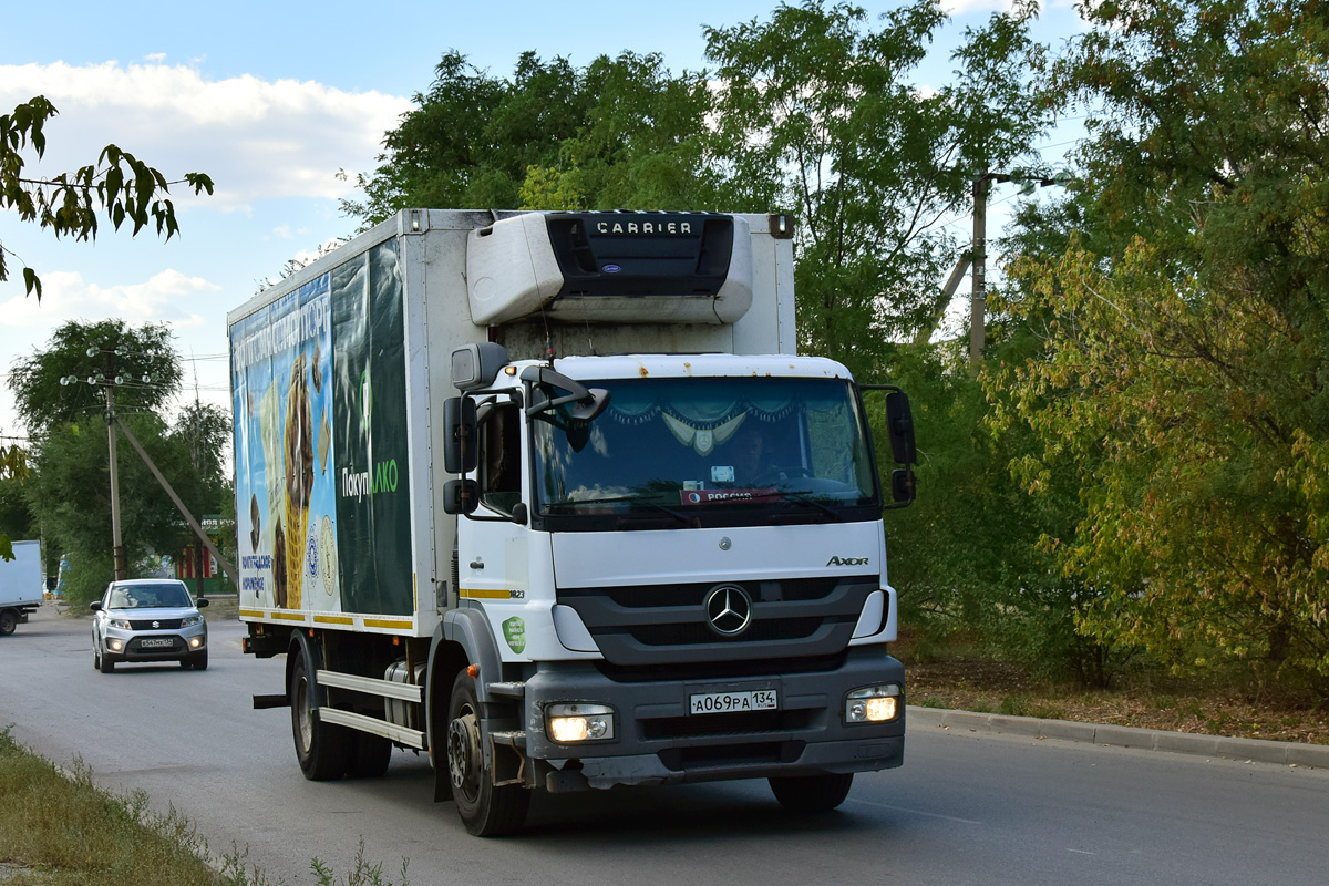 Волгоградская область, № А 069 РА 134 — Mercedes-Benz Axor 1823