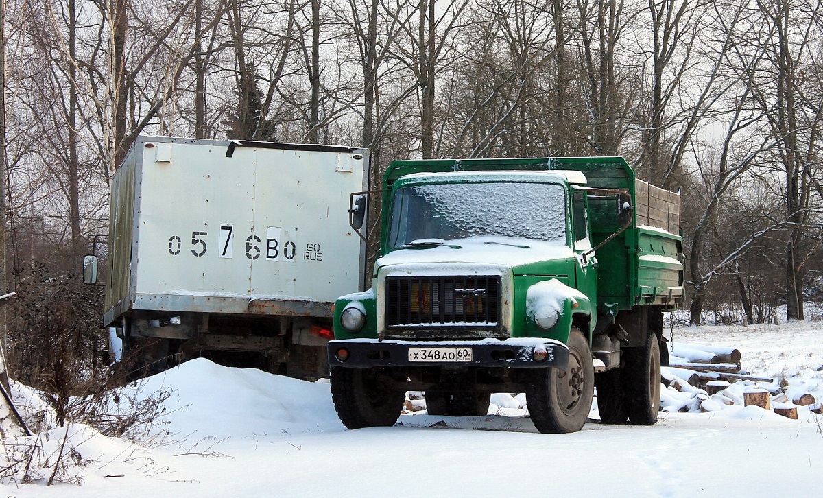 Псковская область, № О 576 ВО 60 — ГАЗ-3307; Псковская область, № Х 348 АО 60 — ГАЗ-33072