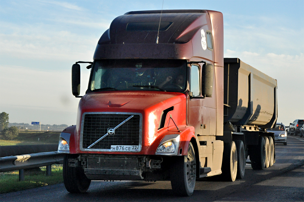 Алтайский край, № Н 876 СЕ 22 — Volvo VNL670