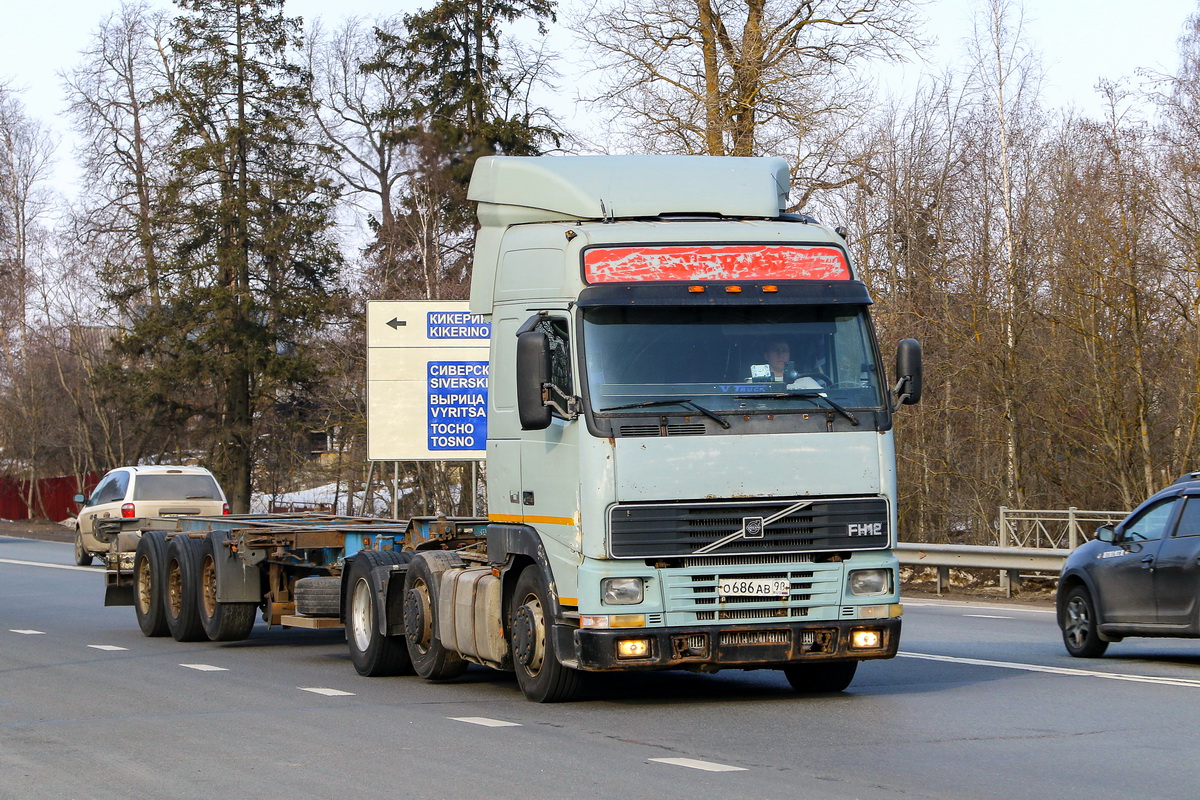 Санкт-Петербург, № О 686 АВ 98 — Volvo ('1993) FH12.420