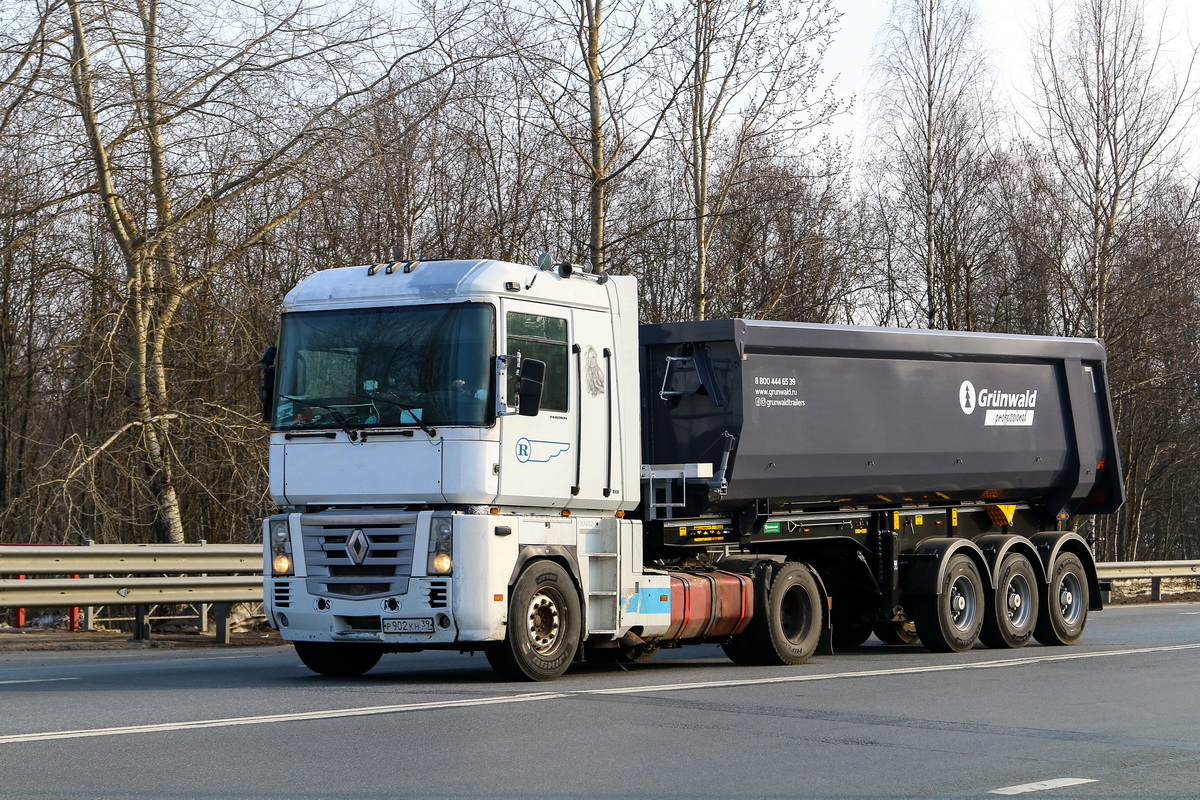 Калининградская область, № Р 902 КН 39 — Renault Magnum Integral ('1997)