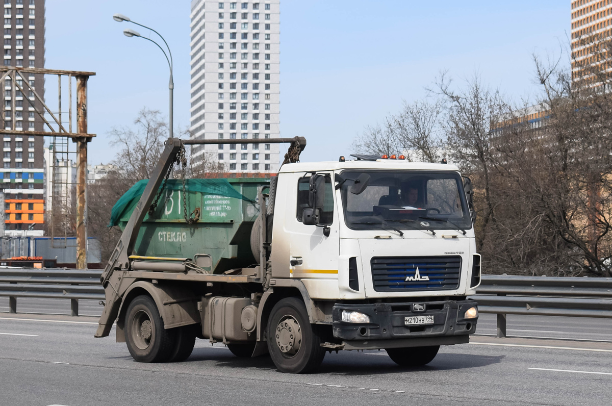 Москва, № М 210 НВ 799 — МАЗ-555025