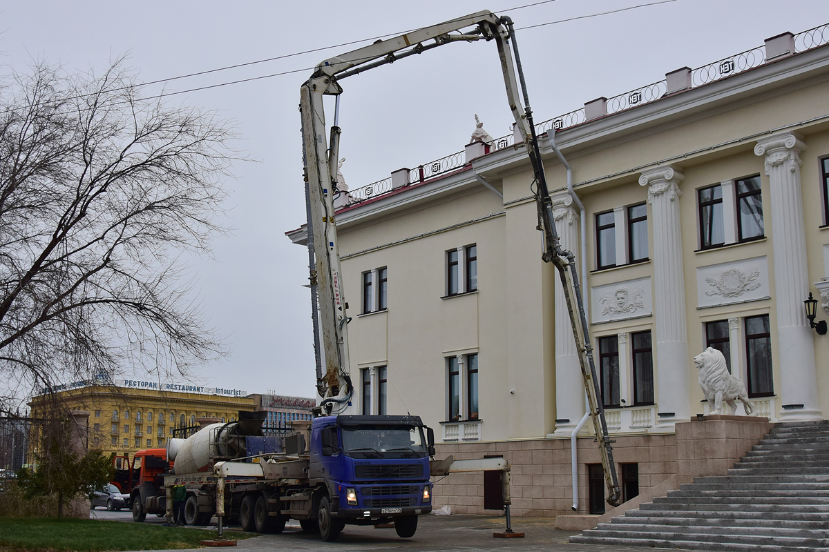 Волгоградская область, № Е 216 РН 134 — Volvo ('2002) FM12.400