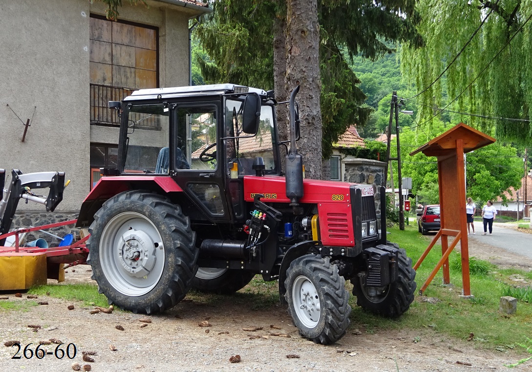 Венгрия, № YNG-405 — Беларус-820