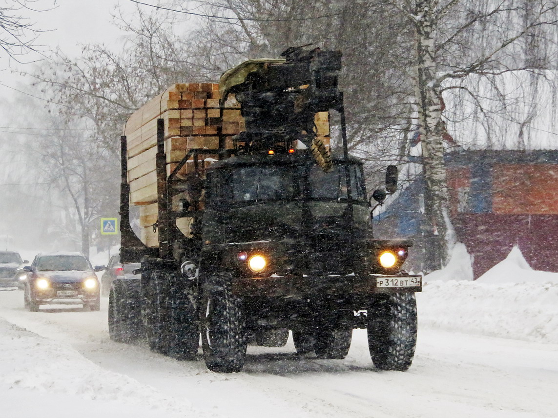 Кировская область, № Р 312 ВТ 43 — Урал-43203