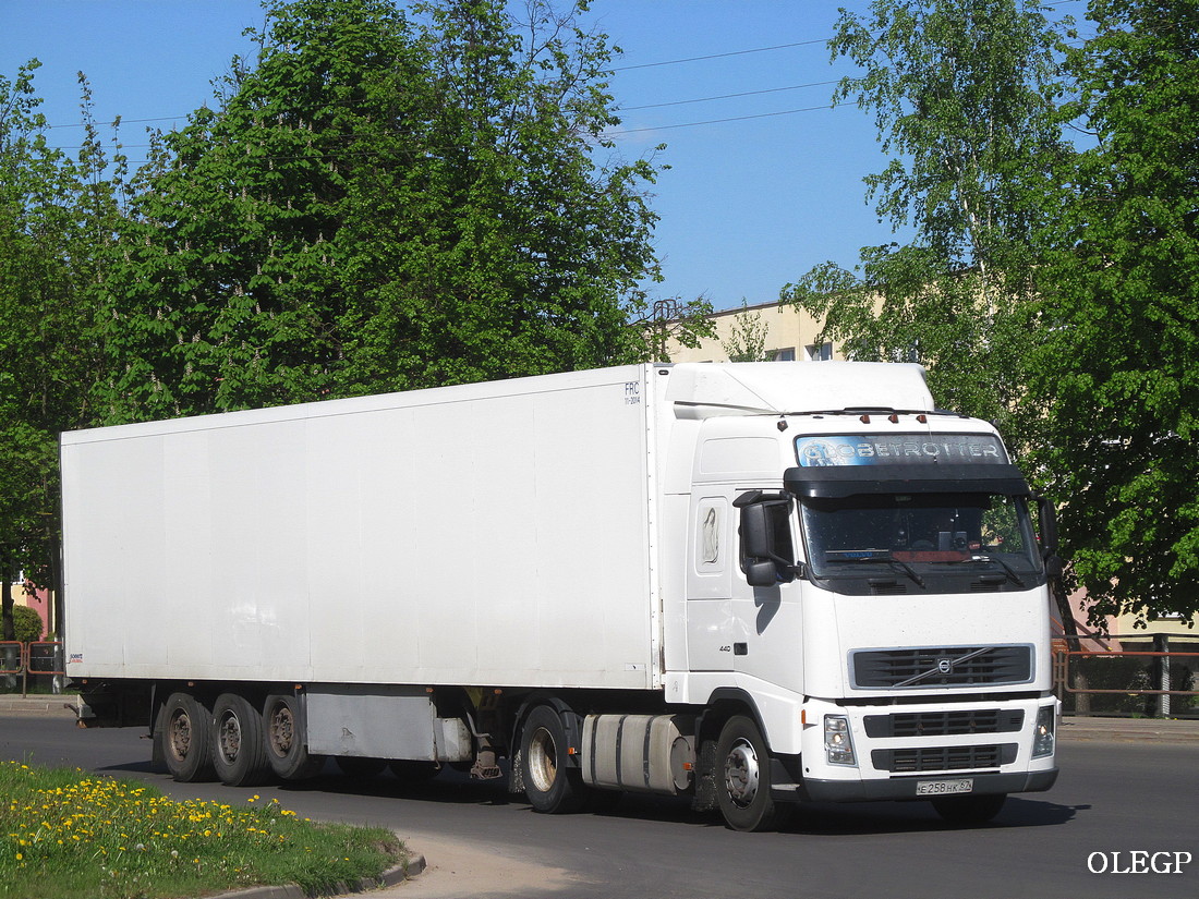 Смоленская область, № Е 258 НК 67 — Volvo ('2002) FH12.440