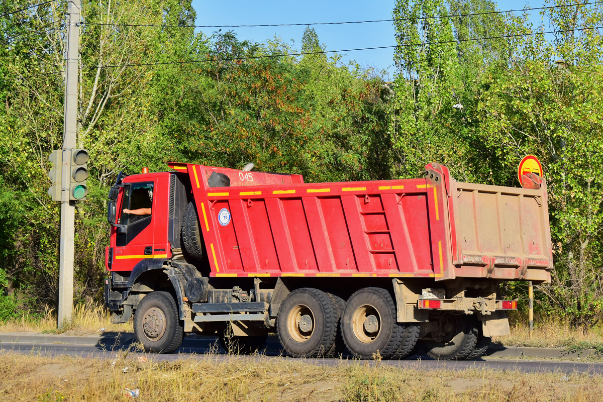 Санкт-Петербург, № О 045 ТТ 174 — IVECO-AMT Trakker ('2013)