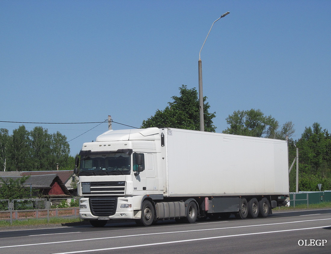 Смоленская область, № А 215 ВЕ 67 — DAF XF105 FT