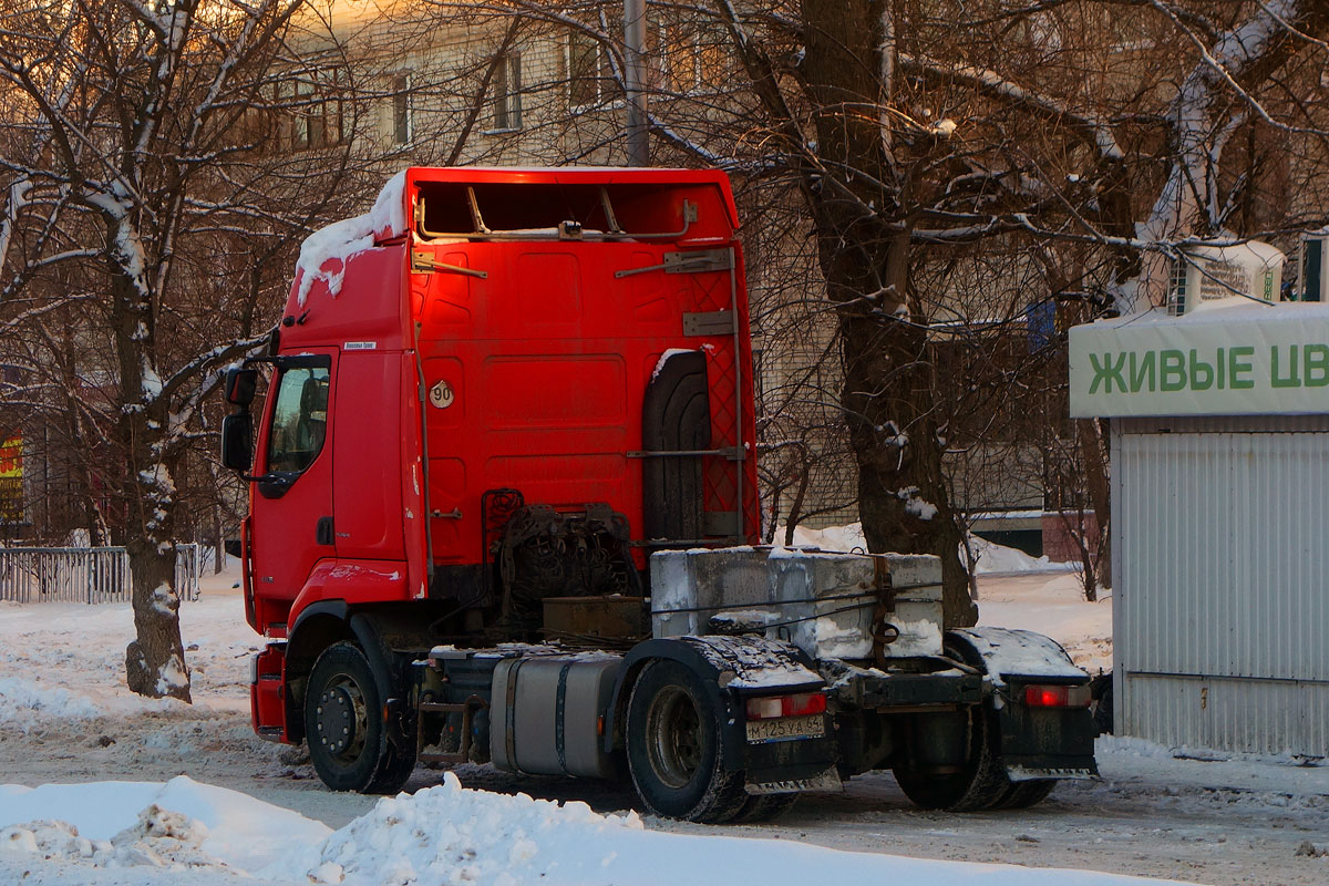 Саратовская область, № М 125 УА 64 — Renault Premium ('2006) [X9P]