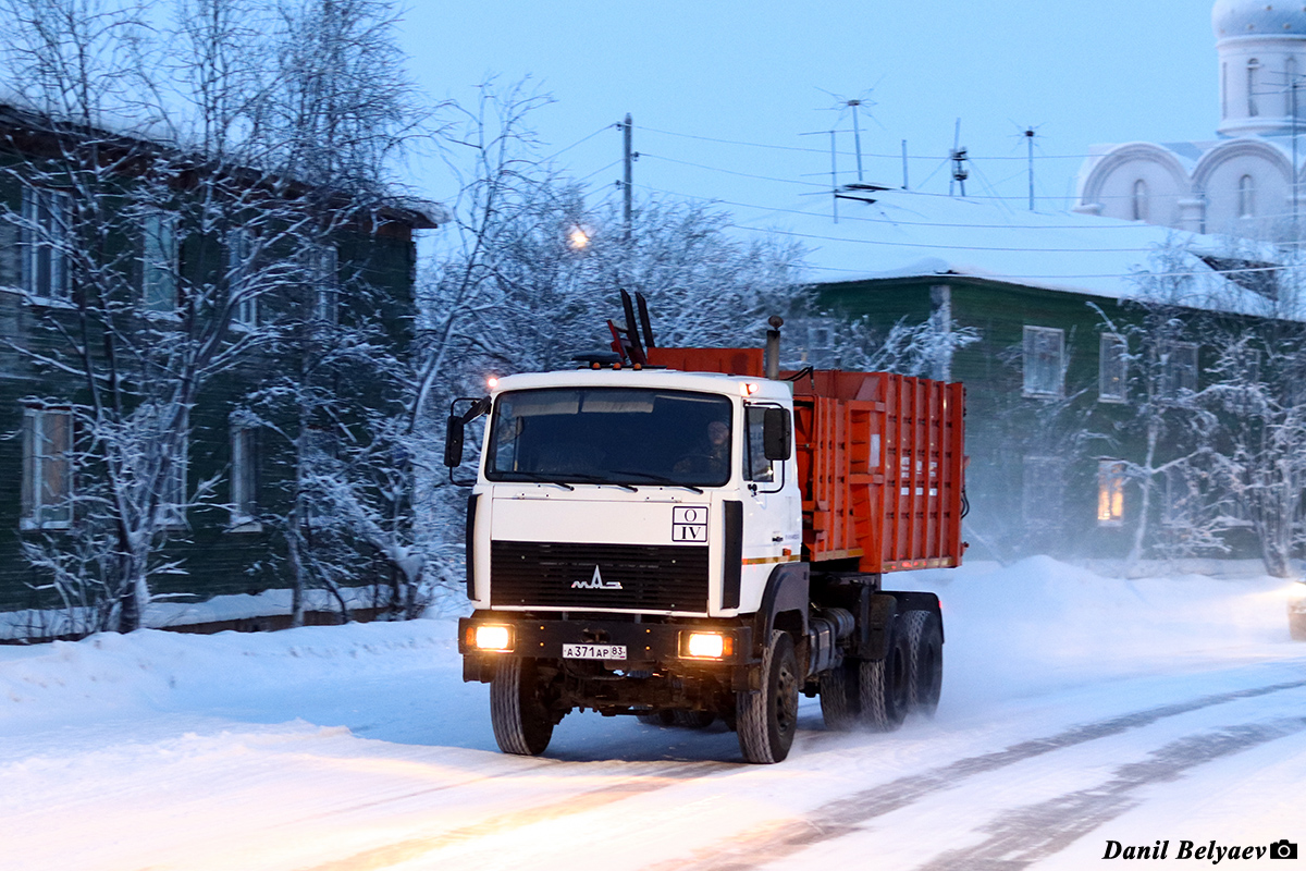 Ненецкий автономный округ, № А 371 АР 83 — МАЗ-631705