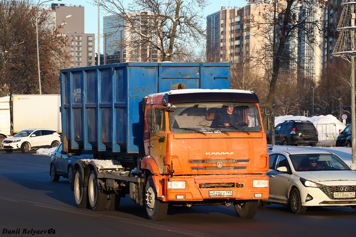 Москва, № М 520 ЕУ 797 — КамАЗ-65115 (общая модель)