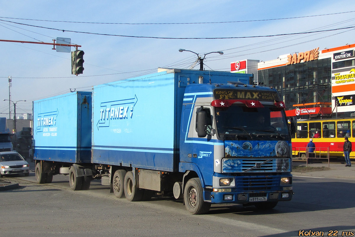 Алтайский край, № Х 811 УО 76 — Volvo ('1993) FH12.420