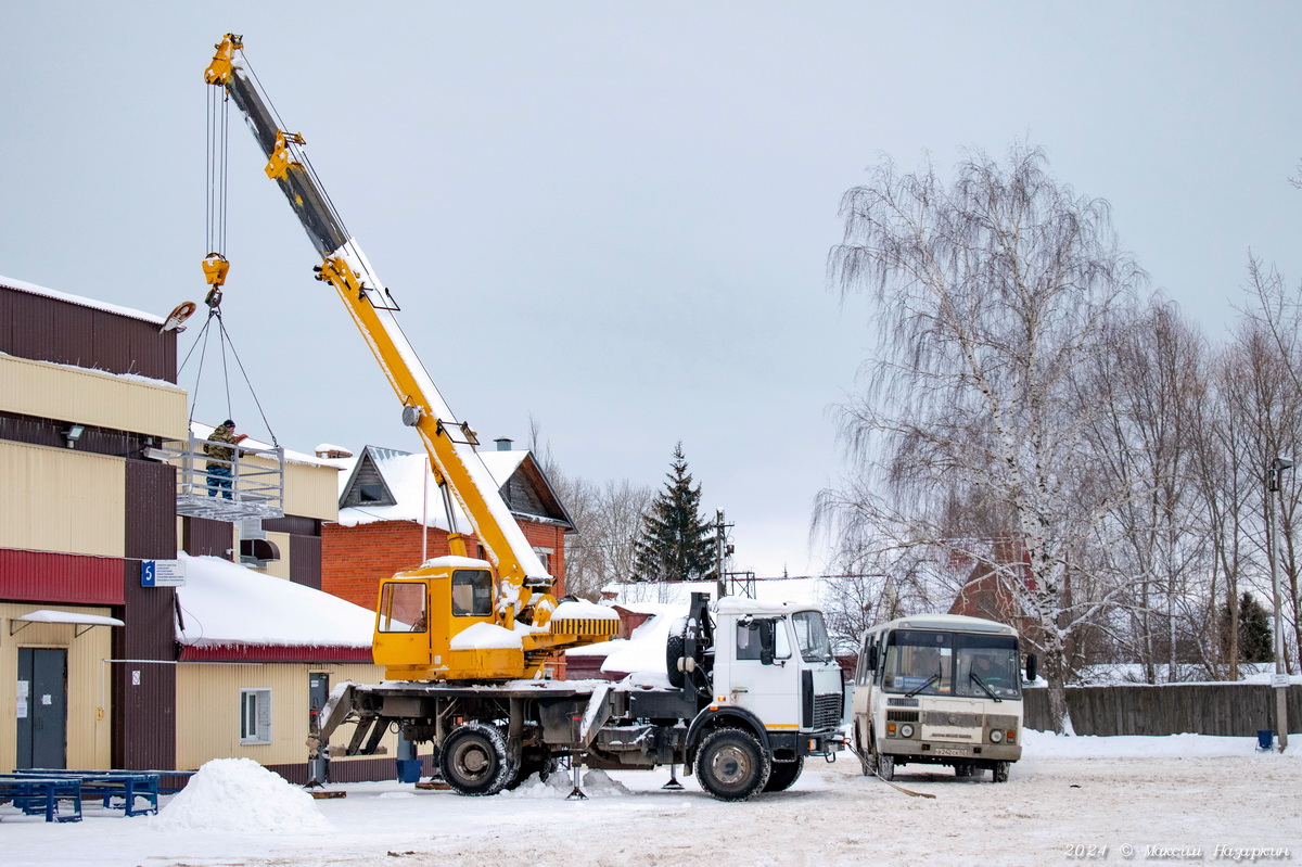 Рязанская область, № У 703 ТС 62 — МАЗ-533702