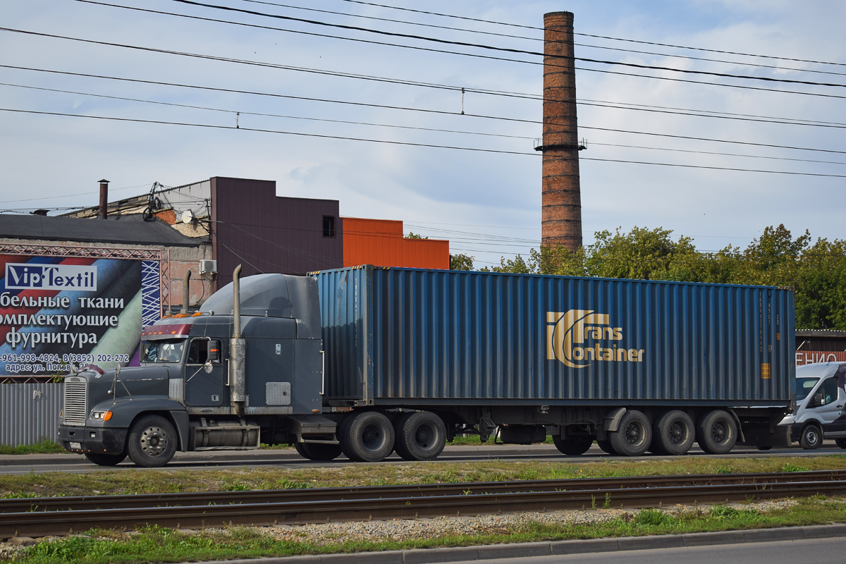 Новосибирская область, № М 975 УМ 154 — Freightliner FLD 120 Classic